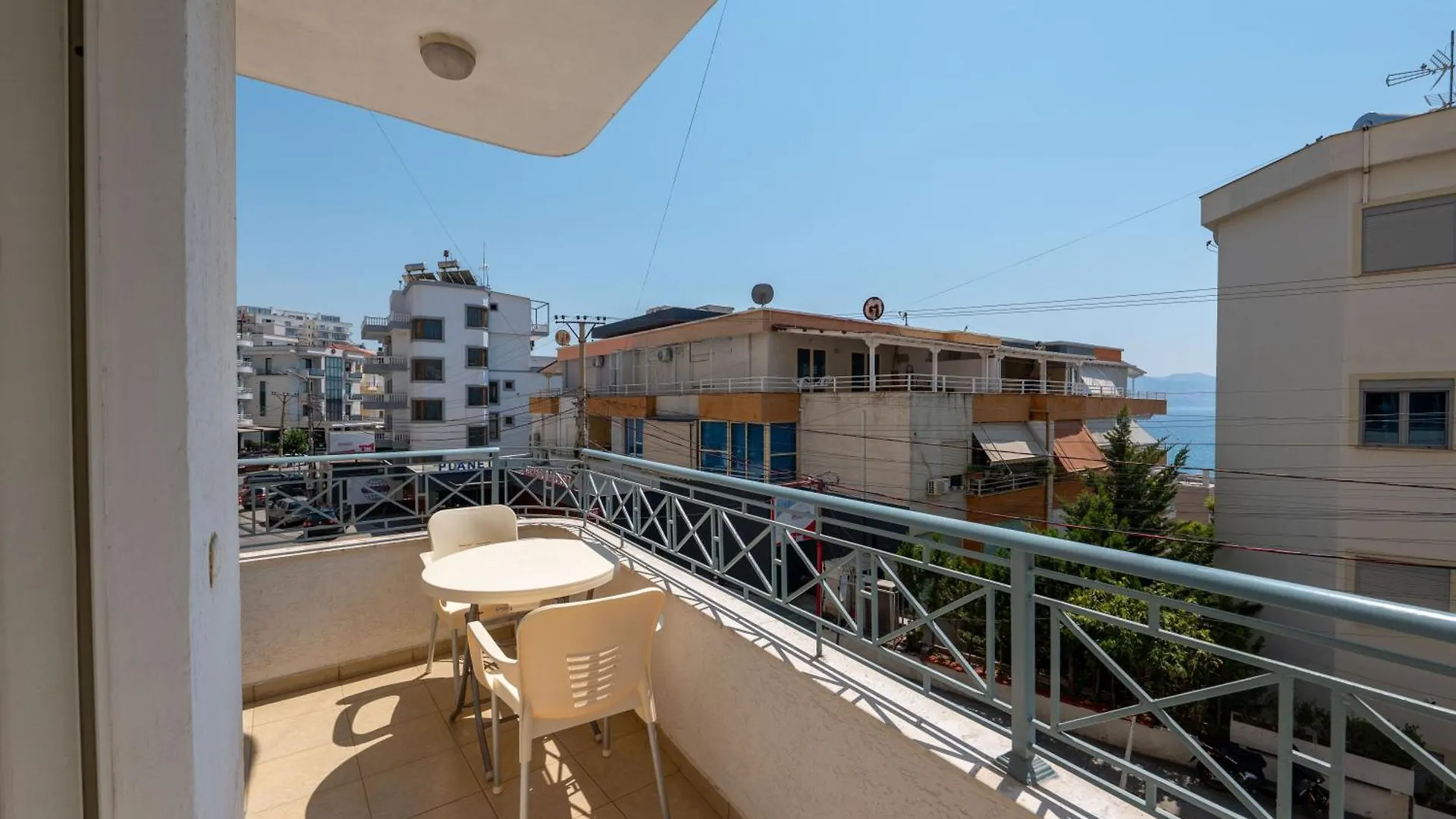 Domi Luxury Beach View Apartments In Saranda