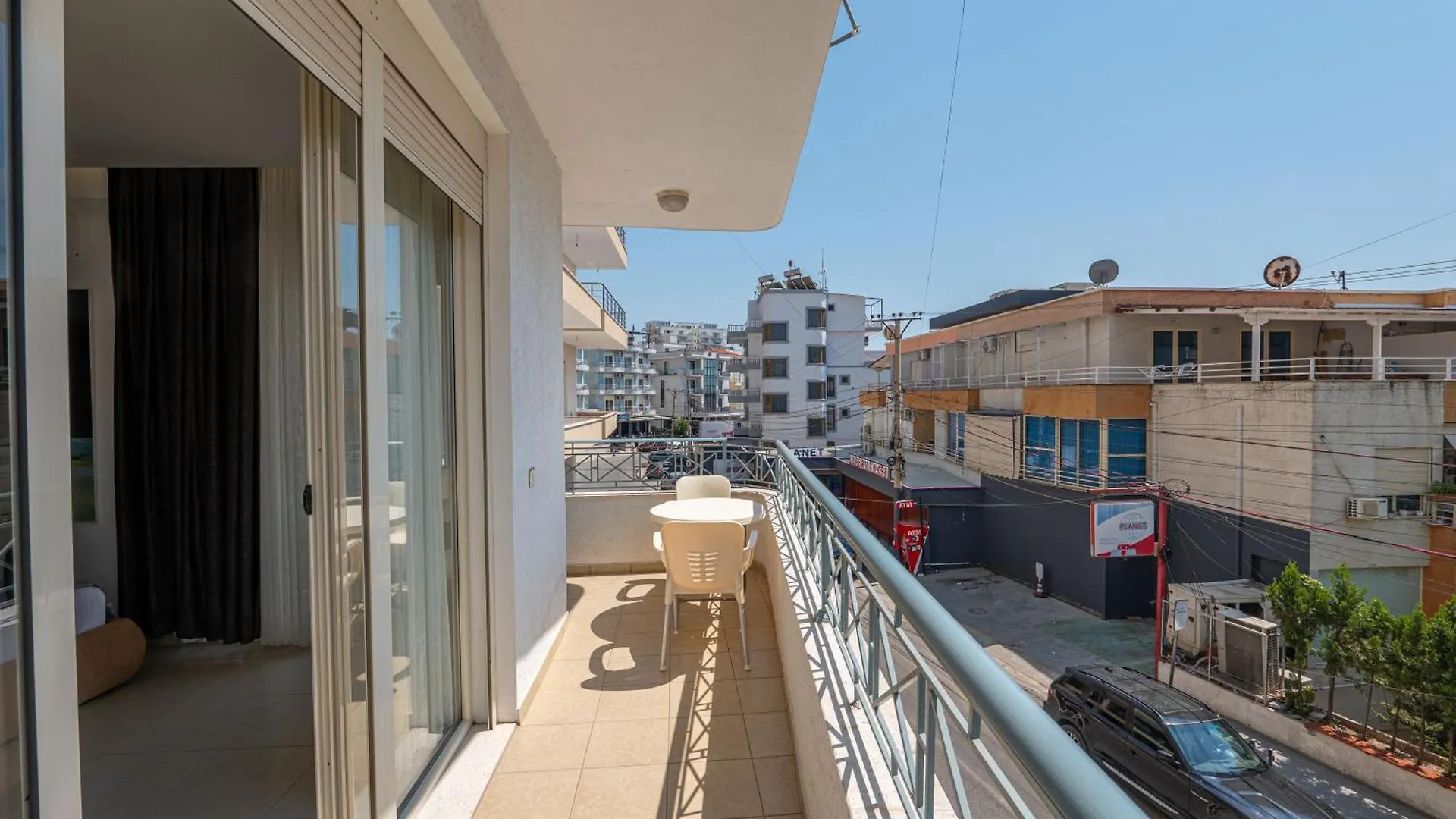 Domi Luxury Beach View Apartments In Saranda סרנדה