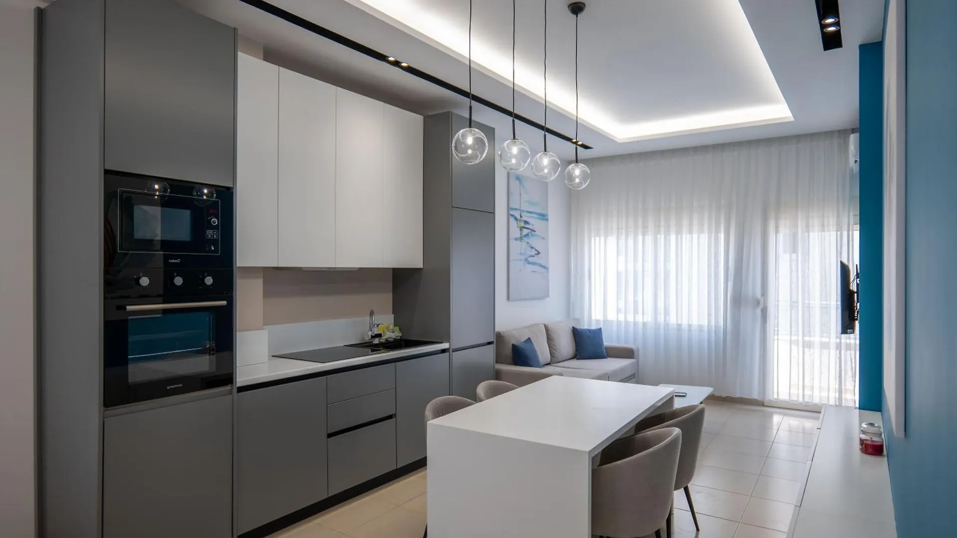 Domi Luxury Beach View Apartments In Saranda  סרנדה