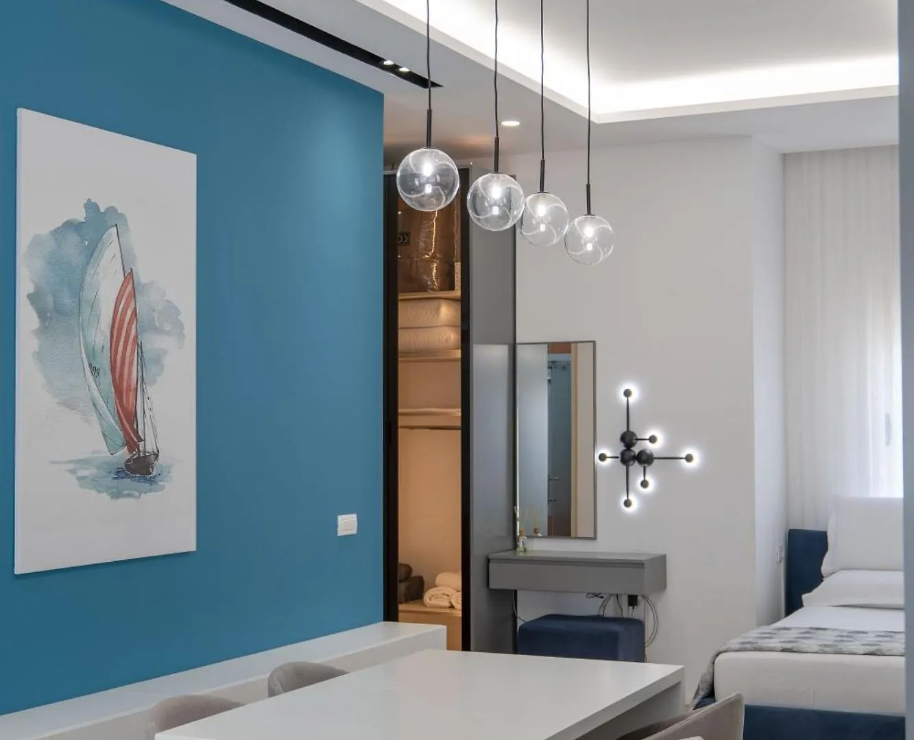Domi Luxury Beach View Apartments In Saranda 0*, סרנדה