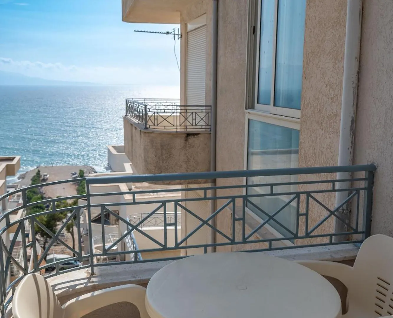 Domi Luxury Beach View Apartments In Saranda אלבניה