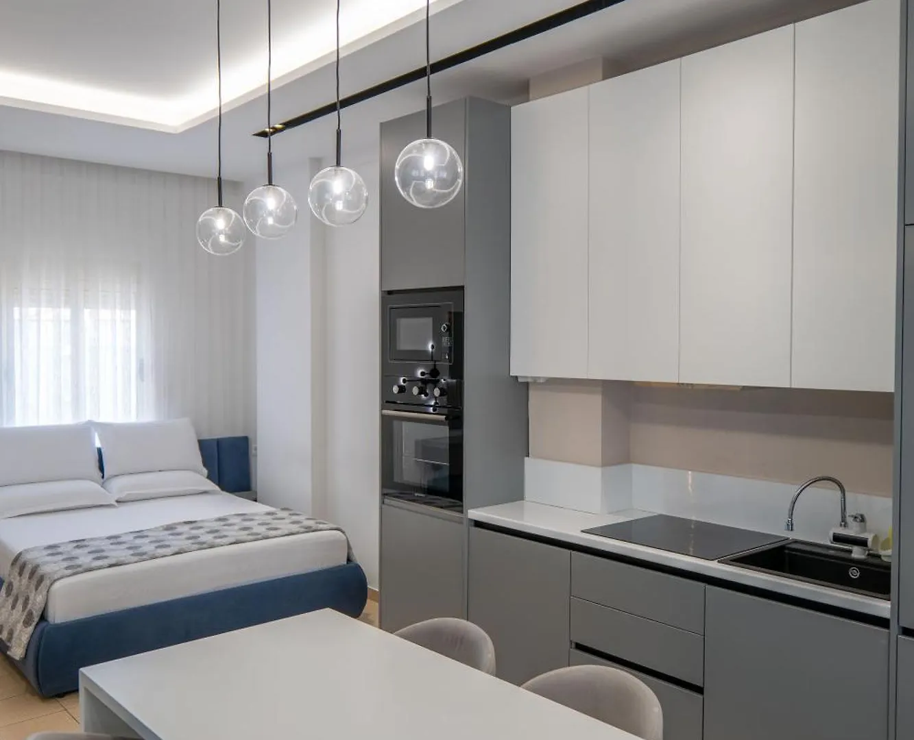 Domi Luxury Beach View Apartments In Saranda