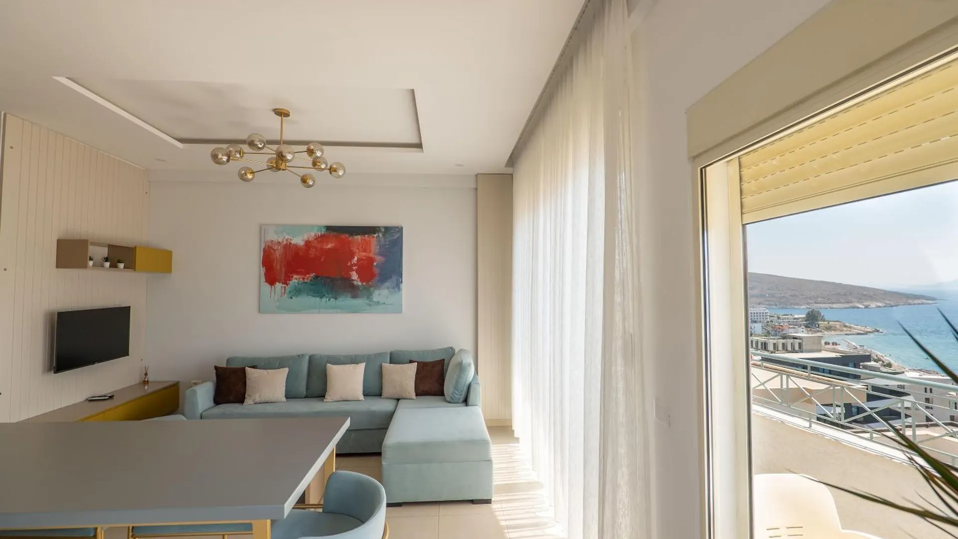 Domi Luxury Beach View Apartments In Saranda