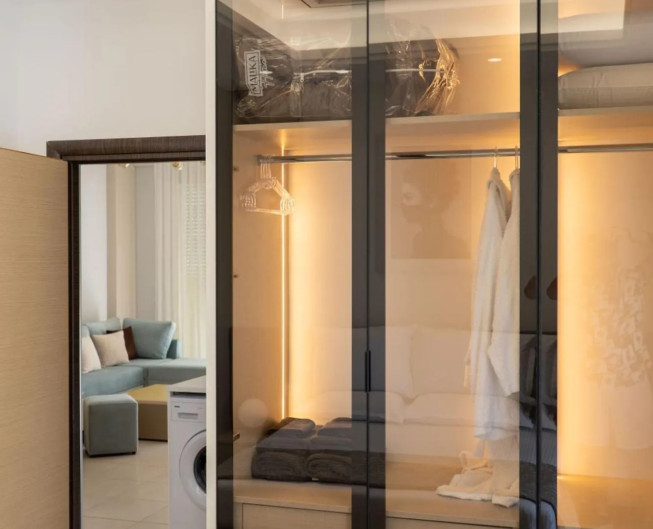 Domi Luxury Beach View Apartments In Saranda